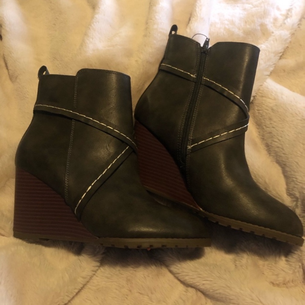 Women's Green Wedge Ankle Boots